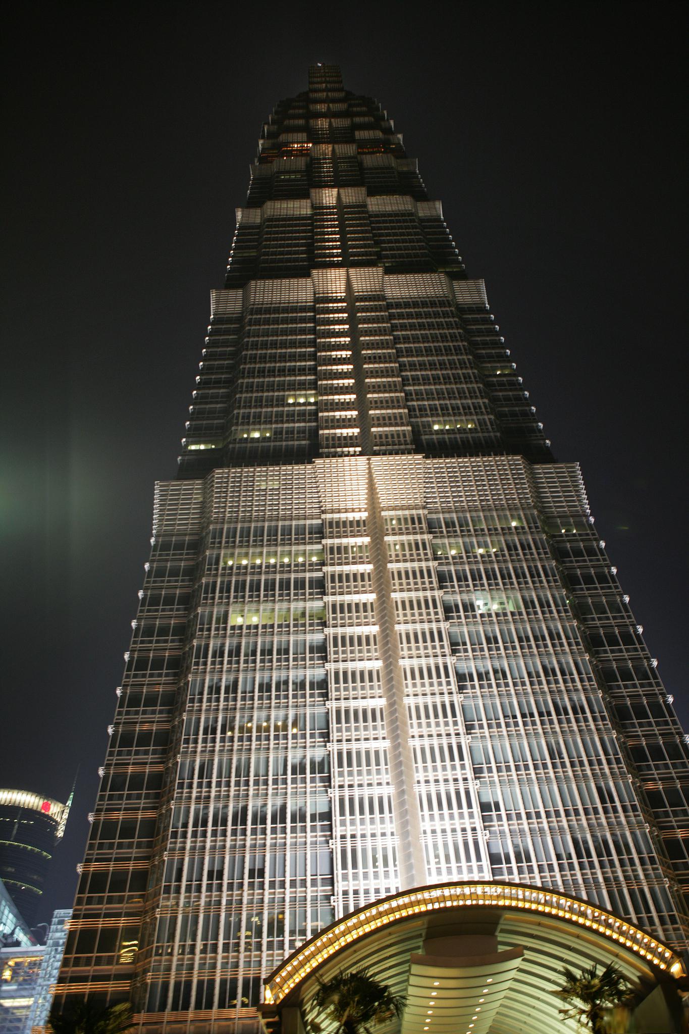 金茂大厦夜景 灯光勾勒塔楼轮廓 陆家嘴夜景